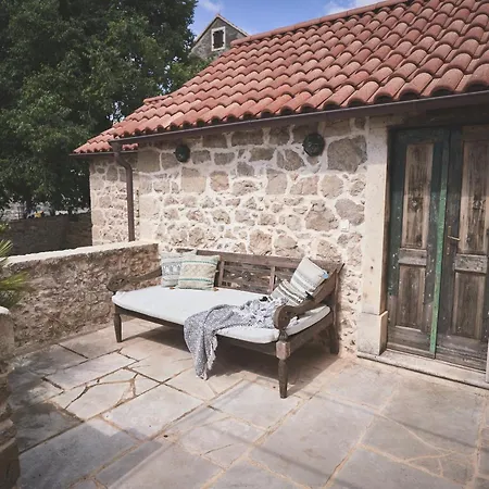 Antikes Weingut Oaza Villa